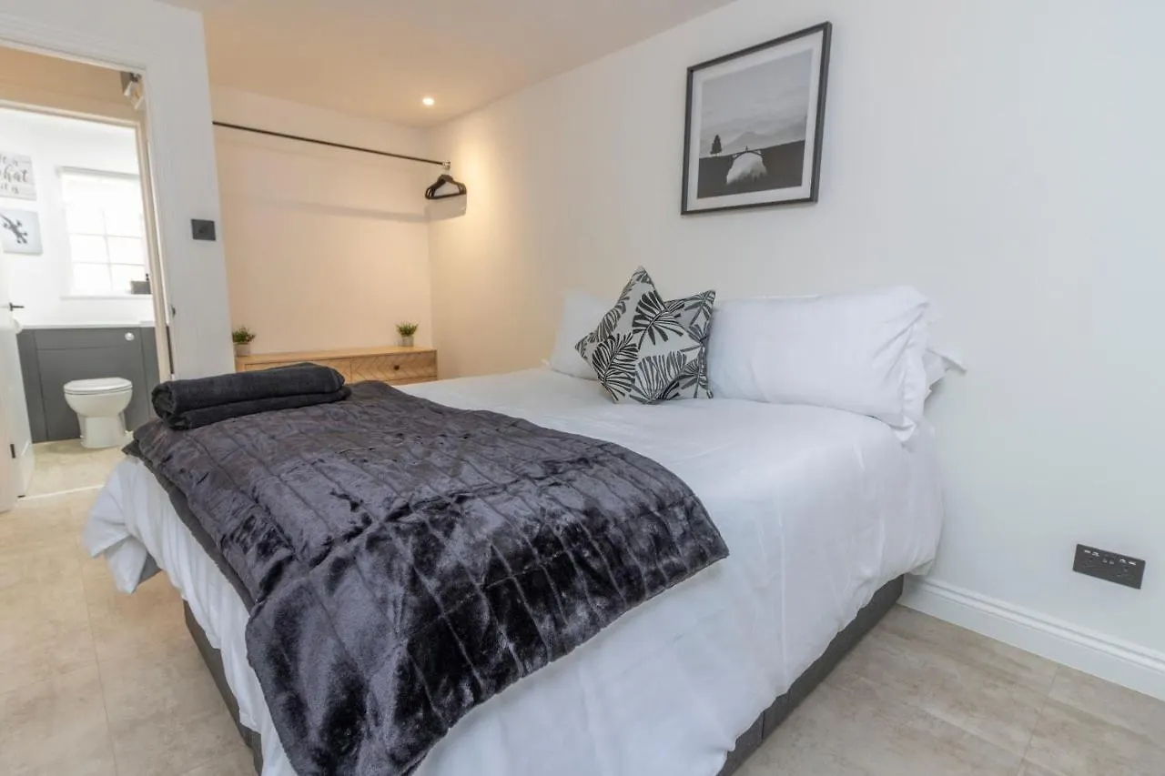 Spacious City Centre Apt Near Cathedral Exeter 0*,
