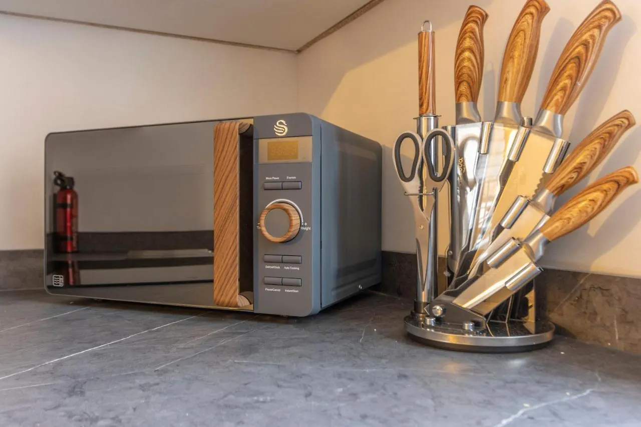 Spacious City Centre Apt Near Cathedral Exeter Lägenhet