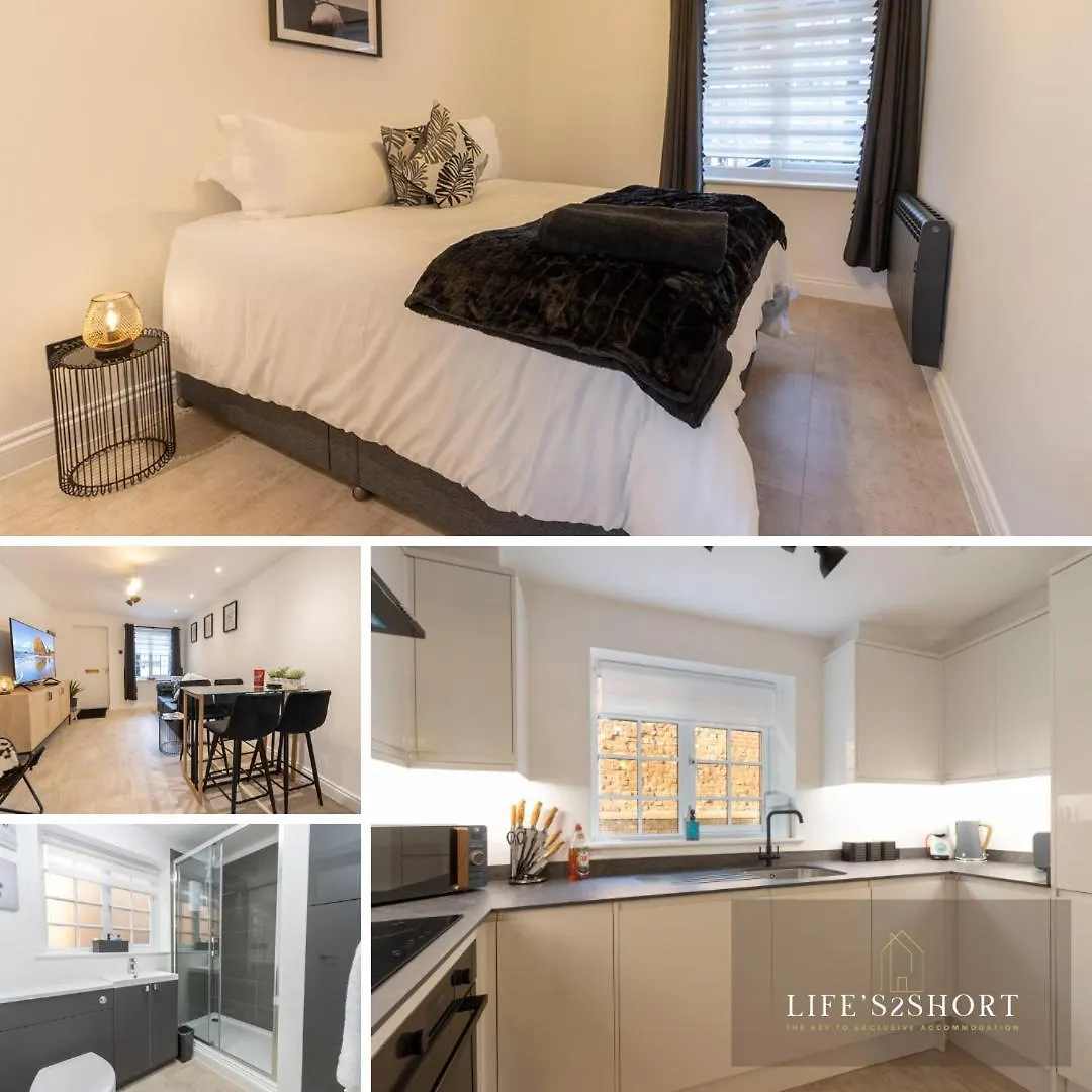 Spacious City Centre Apt Near Cathedrals kontakt